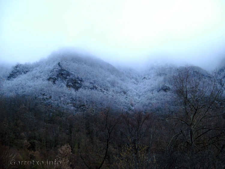 012 Cota de Neu pujant al Puigsacalm